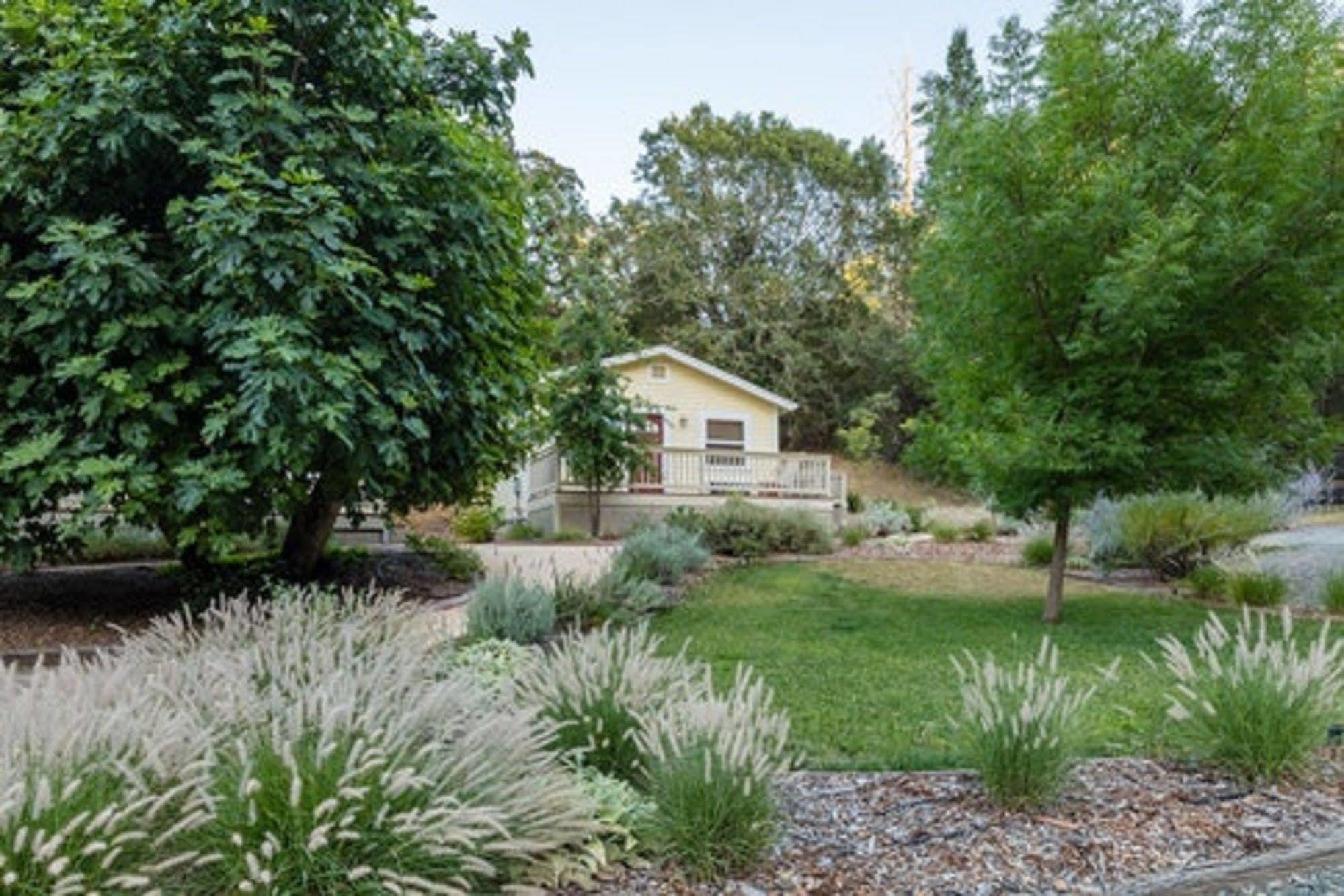 Aurora Park Cottages Calistoga Exterior photo